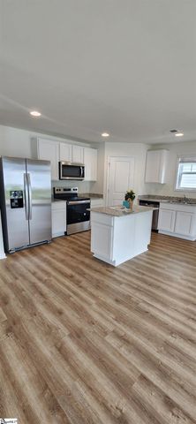 5035 Sunnycreek Drive, Boiling Springs, SC 29316