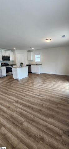 5035 Sunnycreek Drive, Boiling Springs, SC 29316