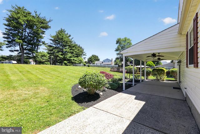1212 WEDGEWOOD DR, Warminster, PA 18974