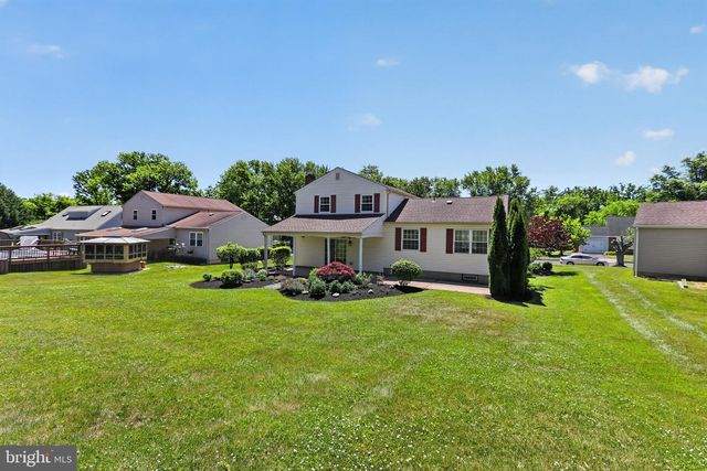 1212 WEDGEWOOD DR, Warminster, PA 18974