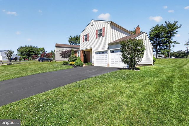 1212 WEDGEWOOD DR, Warminster, PA 18974
