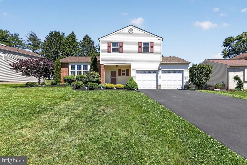 1212 WEDGEWOOD DR, Warminster, PA 18974