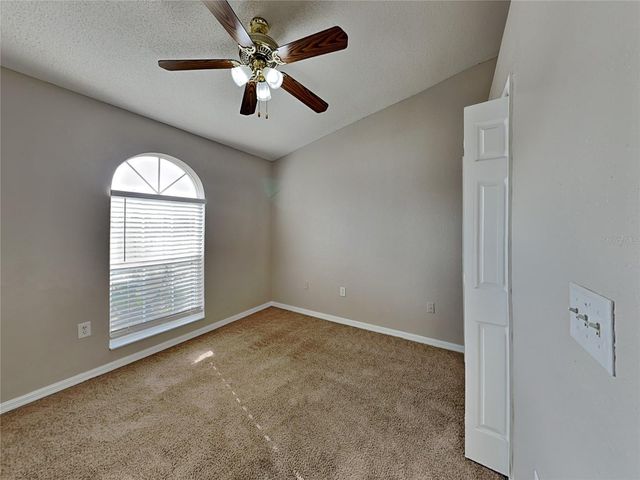 165 KINGS POND AVENUE, Winter Haven, FL 33880