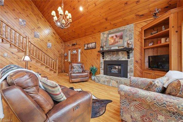 1721 Meadow Road, Ferguson, NC 28624