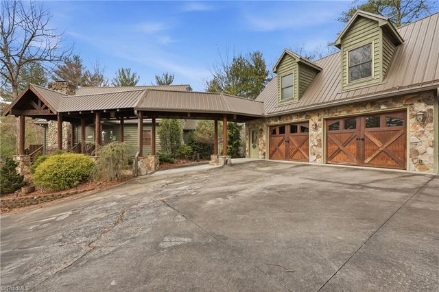 1721 Meadow Road, Ferguson, NC 28624
