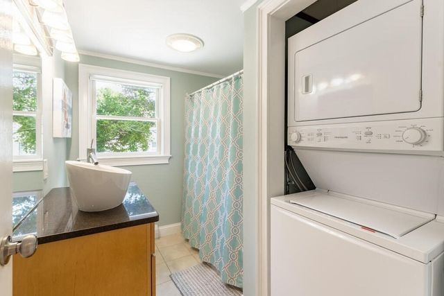 10 Railroad Ave 1, Rockport, MA 01966