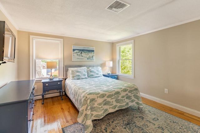 10 Railroad Ave 1, Rockport, MA 01966
