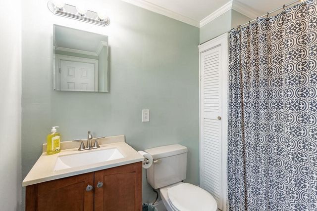 10 Railroad Ave 1, Rockport, MA 01966