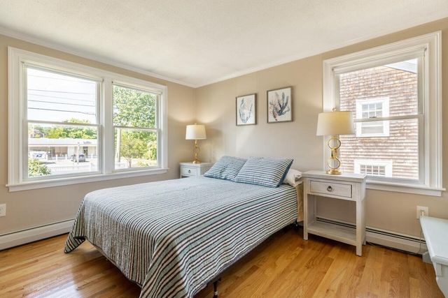 10 Railroad Ave 1, Rockport, MA 01966