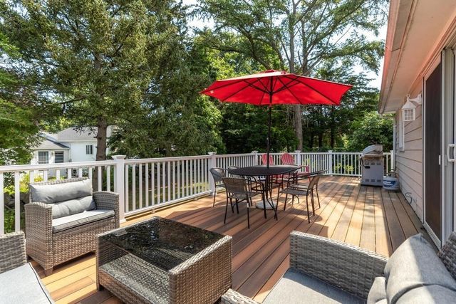 10 Railroad Ave 1, Rockport, MA 01966