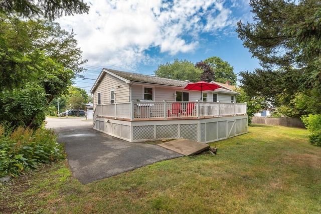 10 Railroad Ave 1, Rockport, MA 01966