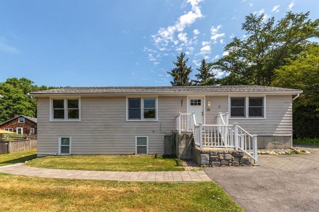 10 Railroad Ave 1, Rockport, MA 01966