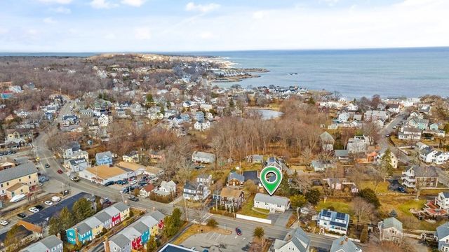 10 Railroad Ave 1, Rockport, MA 01966