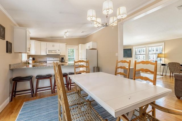 10 Railroad Ave 1, Rockport, MA 01966