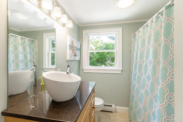 10 Railroad Ave 1, Rockport, MA 01966