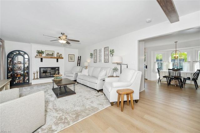 825 Loblolly CT, Chesapeake, VA 23322