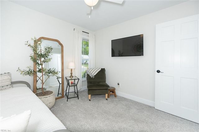 825 Loblolly CT, Chesapeake, VA 23322