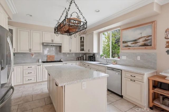 29226 Las Palmas Court, Valencia, CA 91354