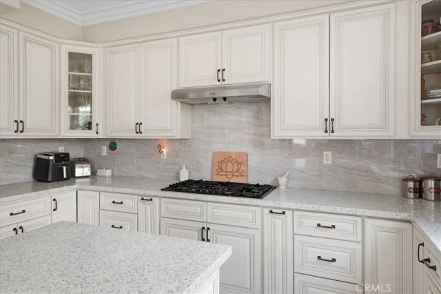 29226 Las Palmas Court, Valencia, CA 91354