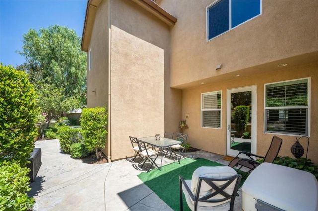 29226 Las Palmas Court, Valencia, CA 91354