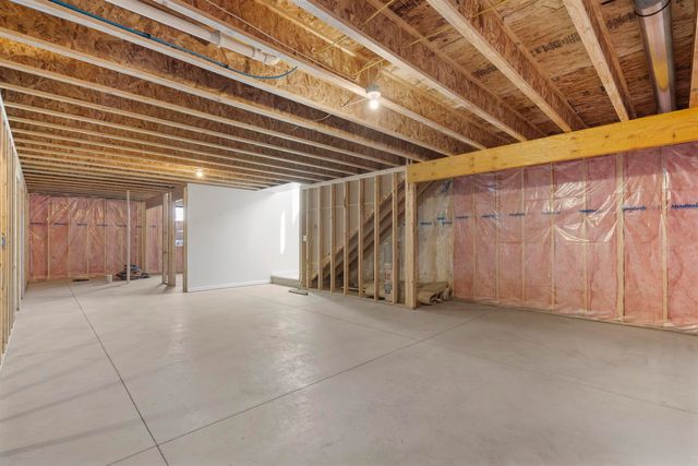 3325 Lincolnshire Road, Waterloo, IA 50701