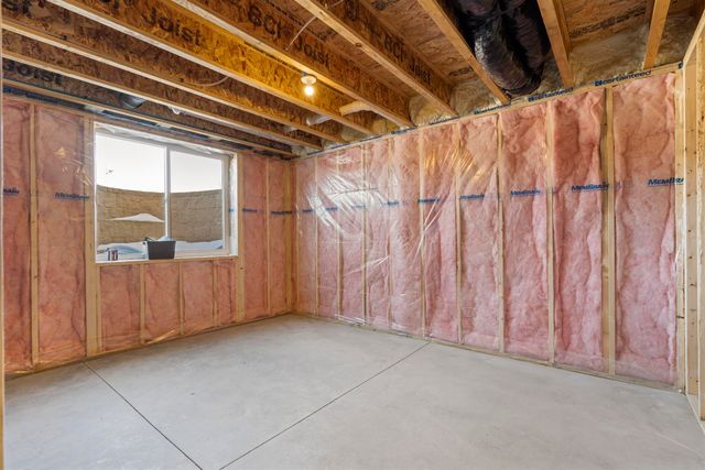 3325 Lincolnshire Road, Waterloo, IA 50701
