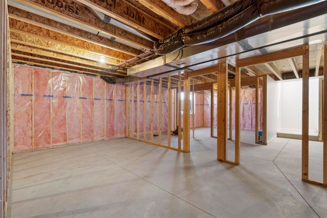 3325 Lincolnshire Road, Waterloo, IA 50701