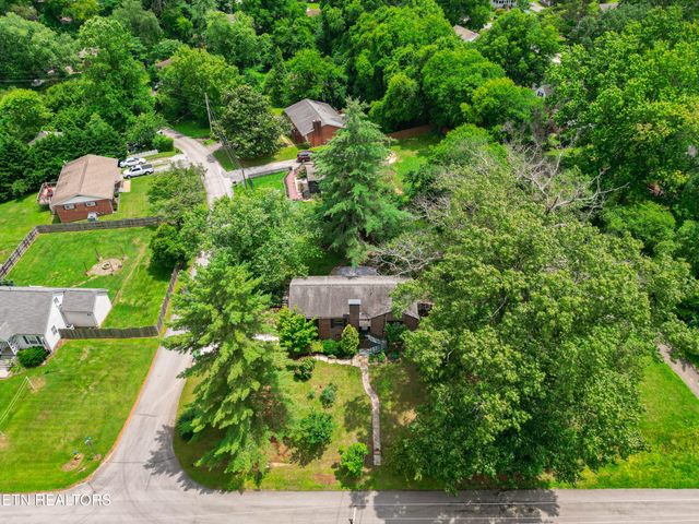 1122 Tapoco Ave, Maryville, TN 37801