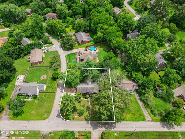 1122 Tapoco Ave, Maryville, TN 37801