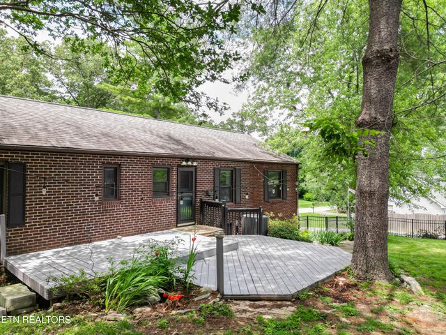 1122 Tapoco Ave, Maryville, TN 37801