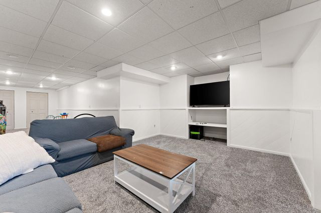 2342 Anna Street, Schererville, IN 46375