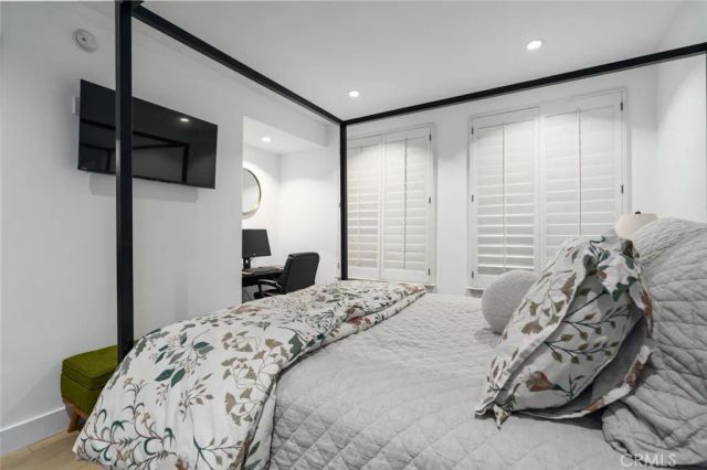 11740 W Sunset Boulevard 14, Los Angeles, CA 90049