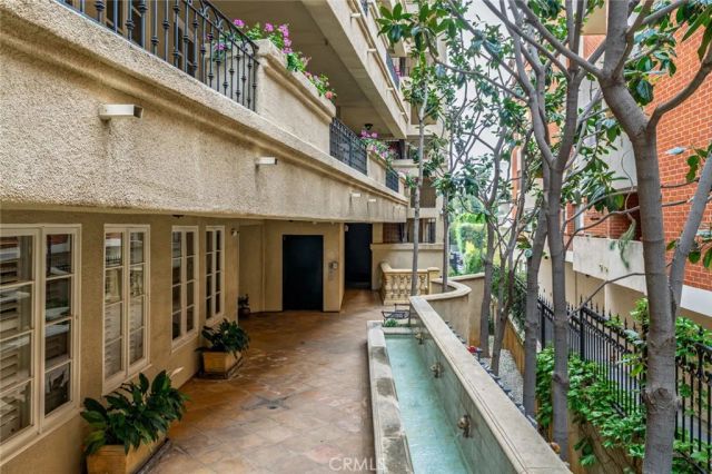 11740 W Sunset Boulevard 14, Los Angeles, CA 90049