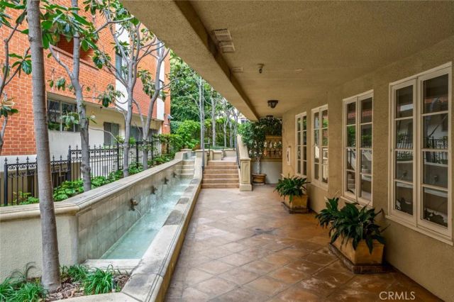 11740 W Sunset Boulevard 14, Los Angeles, CA 90049