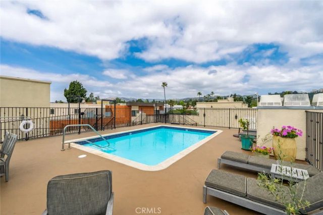 11740 W Sunset Boulevard 14, Los Angeles, CA 90049