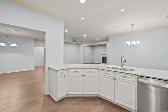 617 Edgemoor Terrace, Benton, AR 72015