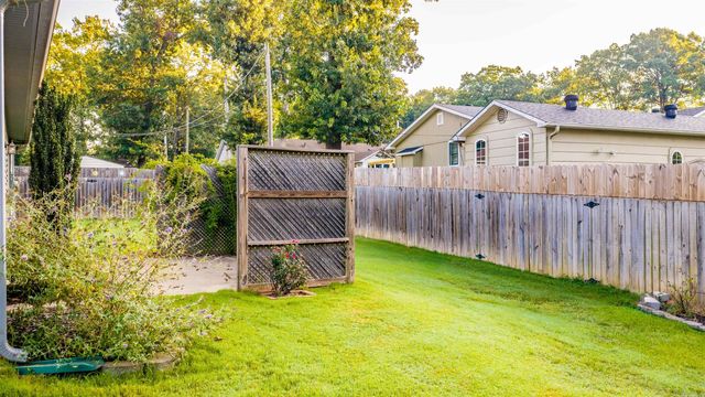 617 Edgemoor Terrace, Benton, AR 72015