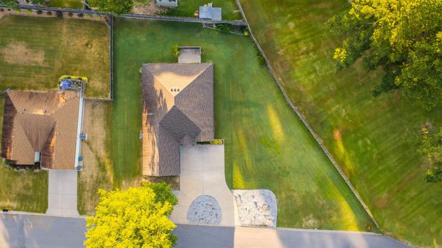 617 Edgemoor Terrace, Benton, AR 72015
