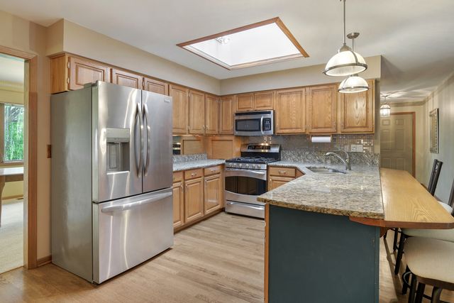 1281 TRACIE Drive, Lake Zurich, IL 60047