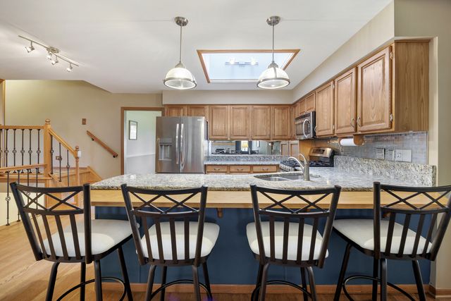 1281 TRACIE Drive, Lake Zurich, IL 60047