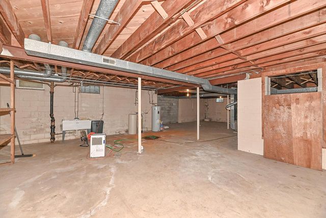 14910 Pomona ROAD, Brookfield, WI 53005