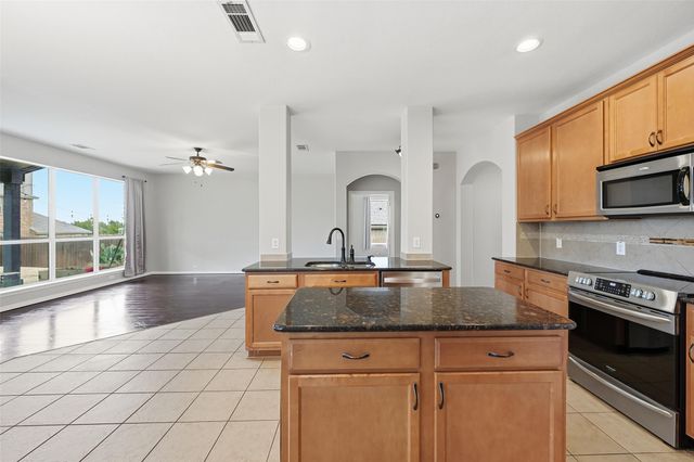 3817 Regent Street, Midlothian, TX 76065