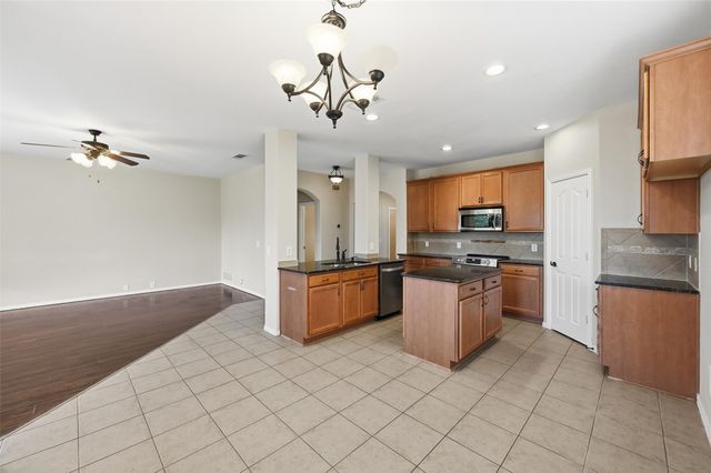 3817 Regent Street, Midlothian, TX 76065