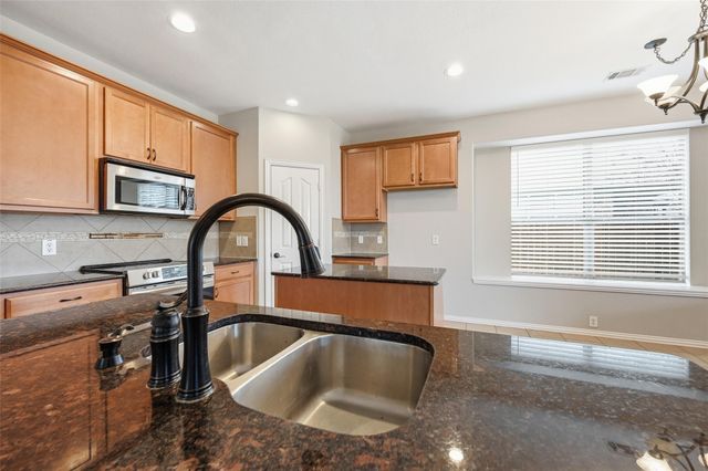 3817 Regent Street, Midlothian, TX 76065