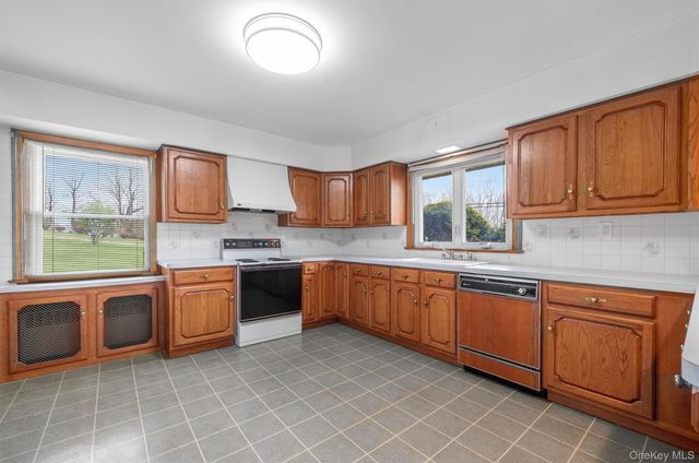 74 Hudson Terrace, Marlboro, NY 12542