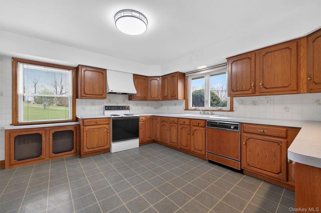 74 Hudson Terrace, Marlboro, NY 12542