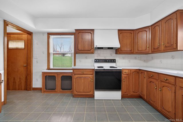 74 Hudson Terrace, Marlboro, NY 12542