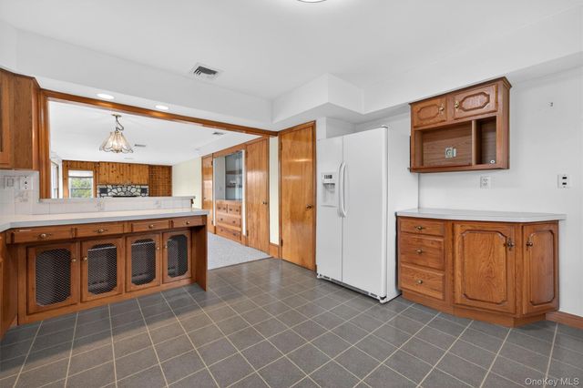 74 Hudson Terrace, Marlboro, NY 12542