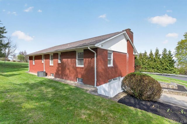 74 Hudson Terrace, Marlboro, NY 12542