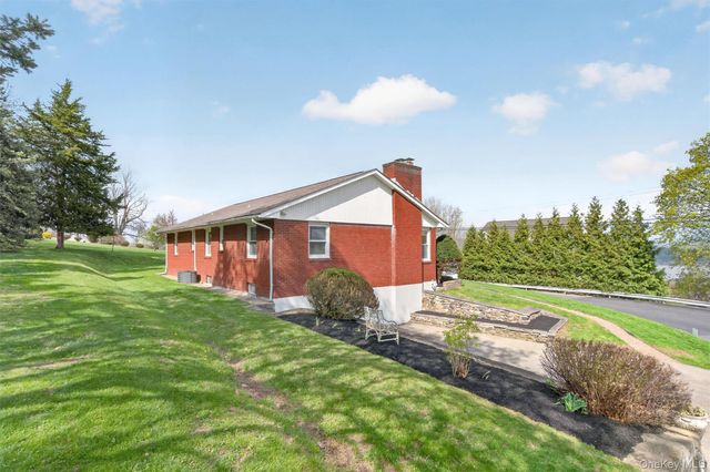 74 Hudson Terrace, Marlboro, NY 12542